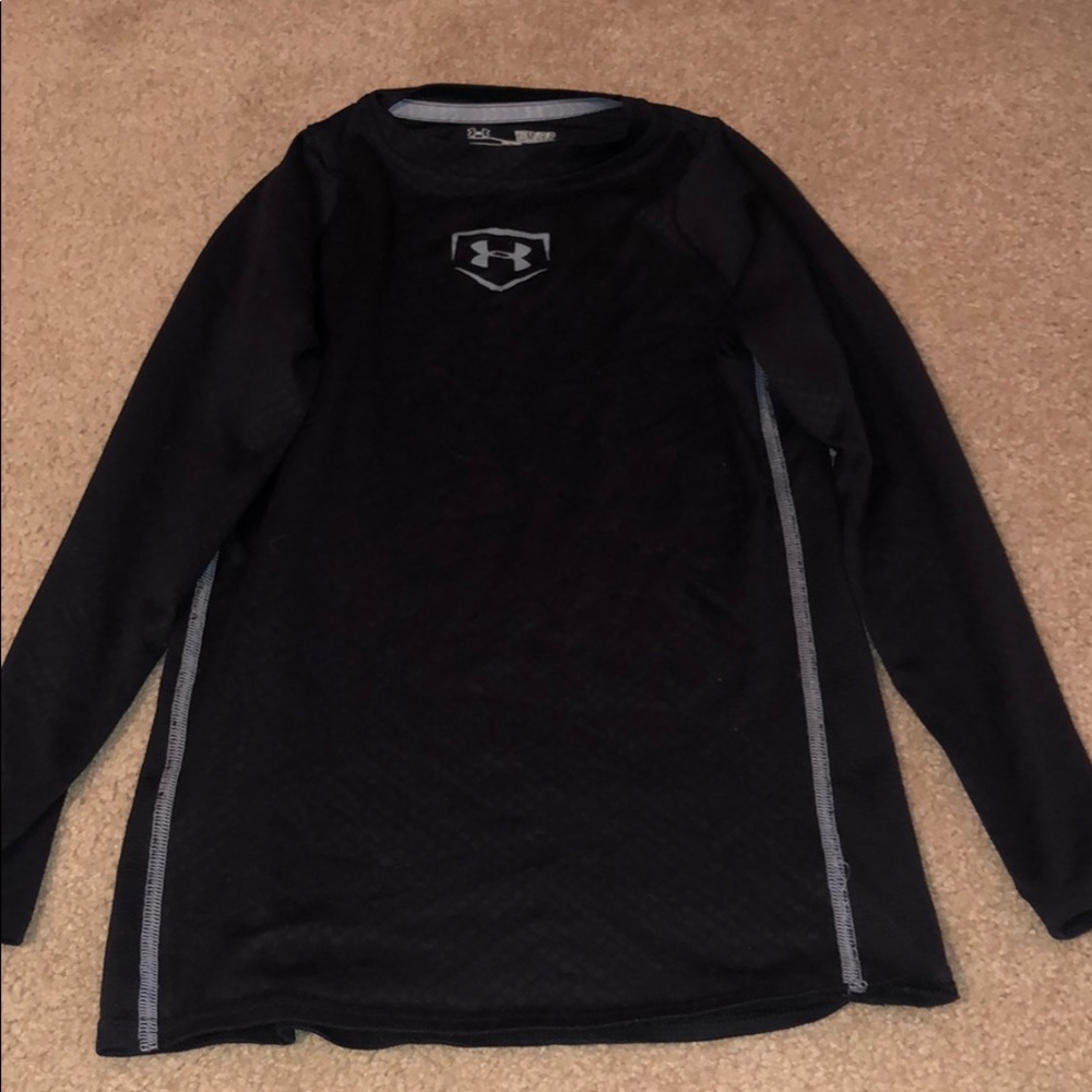 Boys UA top